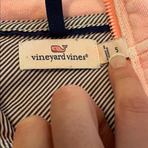 Vineyard Vines 1/4 zipup - Picture 2 of 5
